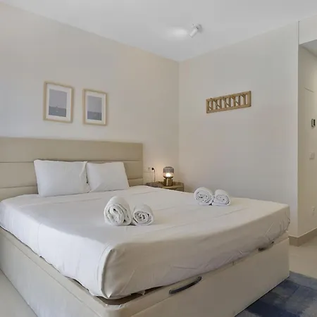 Vivi Homes - La Paz Sauna, Gym & Pool Sitio de Calahonda