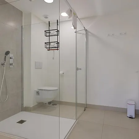 Vivi Homes - La Paz Sauna, Gym & Pool Apartment *