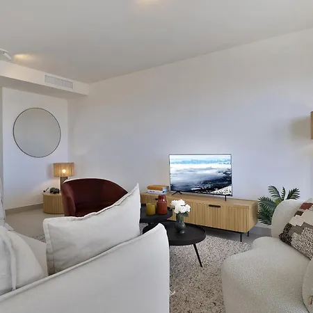 Vivi Homes - La Paz Sauna, Gym & Pool *